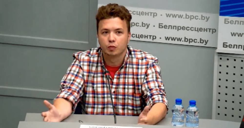 Протасевич появился на брифинге властей Беларуси по ситуации с посадкой самолета Ryanair (видео)