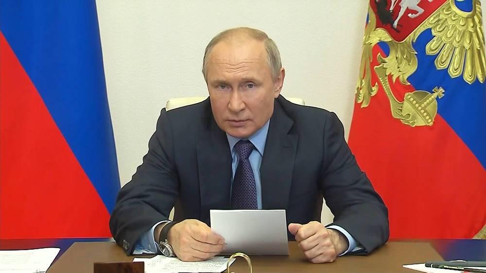 "Вы затыкаете мне рот": Путин осадил журналиста NBC