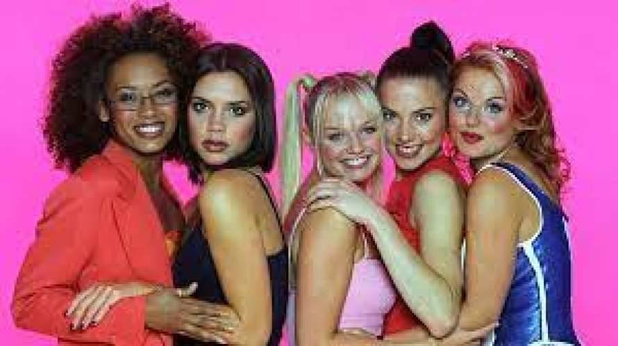Знаменитая британская поп-группа Spice Girls снова воссоединилась