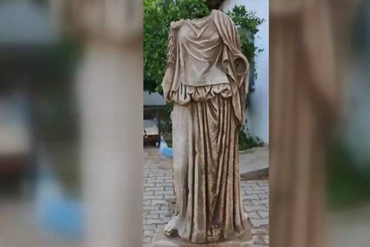 Найдена древняя статуя женщины возрастом около двух тысяч лет