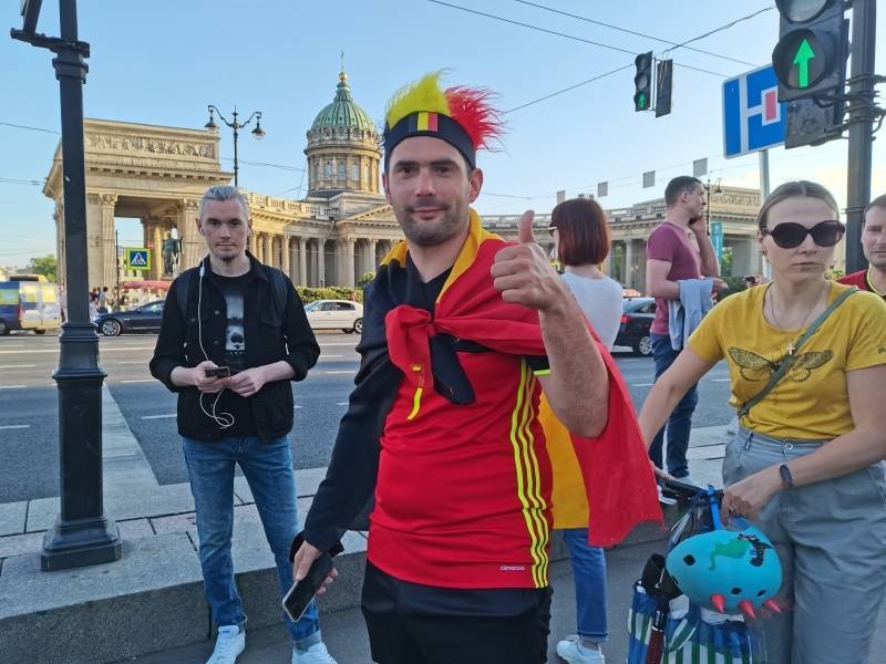 Иностранных болельщиков поразил бесплатный проезд в метро Петербурга во время Евро-2020