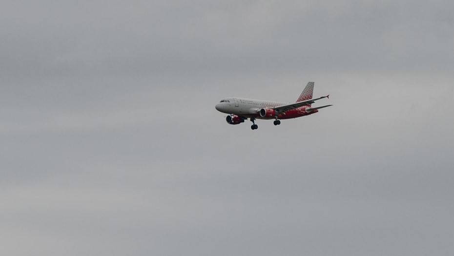 Летевший в Петербург самолёт развернули в небе над Тюменью