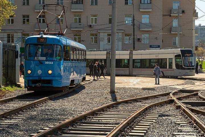 Трамваи на Авиационной улице задерживаются по техническим причинам