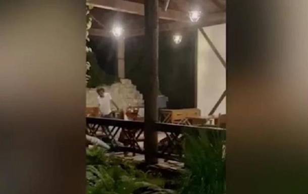 В Пицунде стрельба по туристам попала на видео