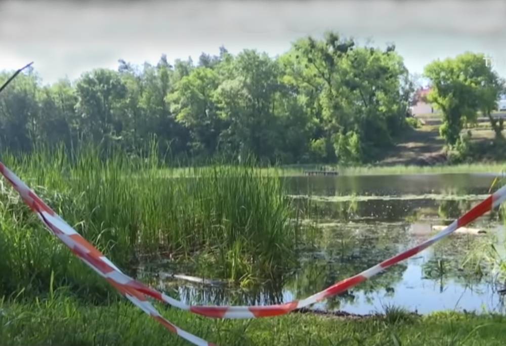 Тело украинца нашли у реки, видео: полиция ищет убийцу