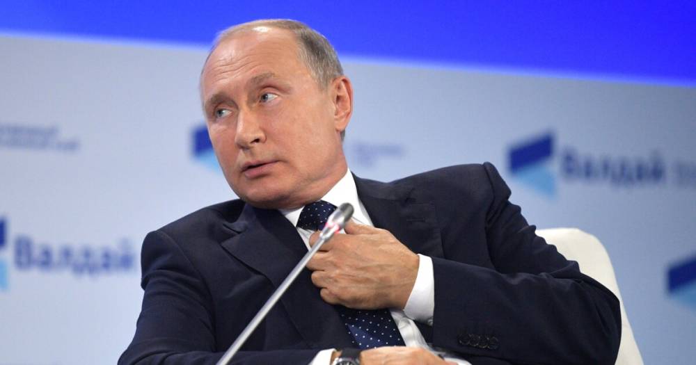 "Можете жаловаться в Международную лигу сексуальных реформ", - Путин ответил на обвинения в кибератаках