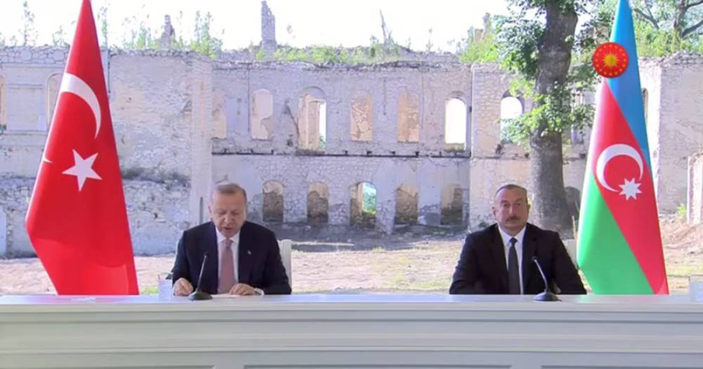 Алиев и Эрдоган подписали декларацию о союзнических отношениях