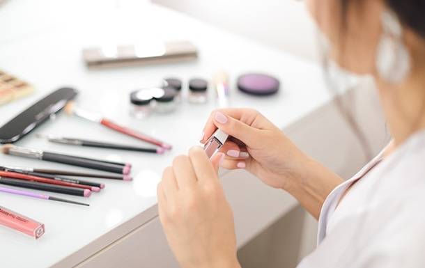 Опасная красота: ученые обнаружили токсичные вещества в косметике