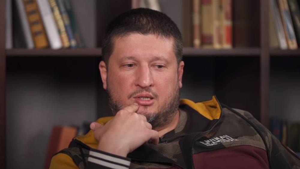 Телеведущий Ренат Агзамов рассказал, чему научился в боксе