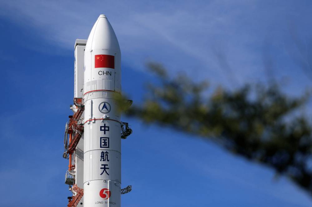 Запуск китайского пилотируемого корабля "Шэньчжоу-12" запланировали на 17 июня
