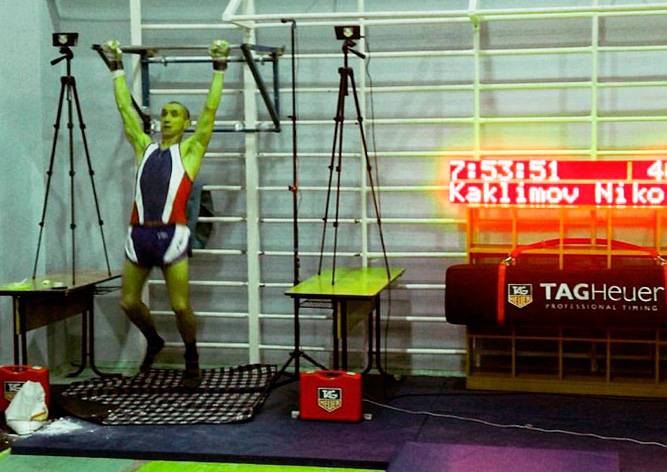 Житель Красноярска побил мировой рекорд чеха по подтягиванию