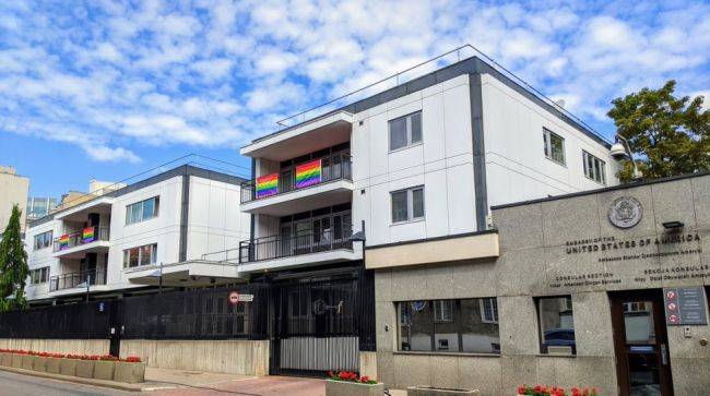 Посольство США использовало суицид польского подростка для пропаганды ЛГБТ