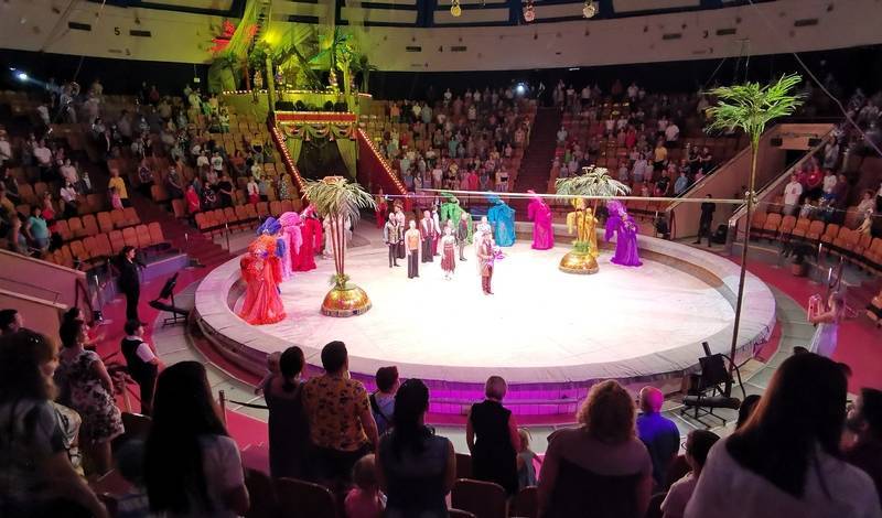 В Тюменском цирке новая программа «Тропик-шоу» под руководством Тиграна Акопяна