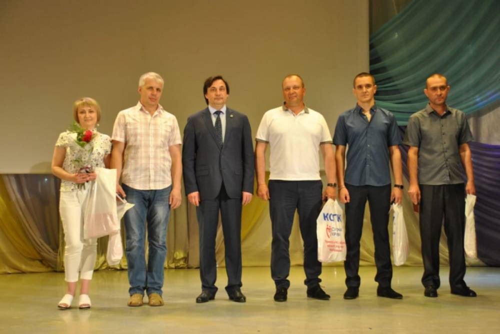 Почетных доноров и медработников наградили в Комсомольске-на-Амуре