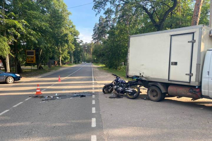 В рязанской Солотче в ДТП с «ГАЗелью» пострадал 34-летний мотоциклист