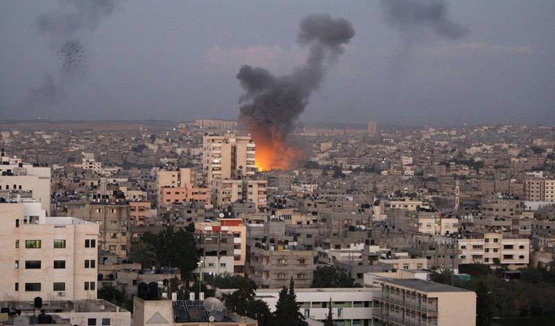 Израиль нанес авиаудары по сектору Газа впервые после прекращения огня