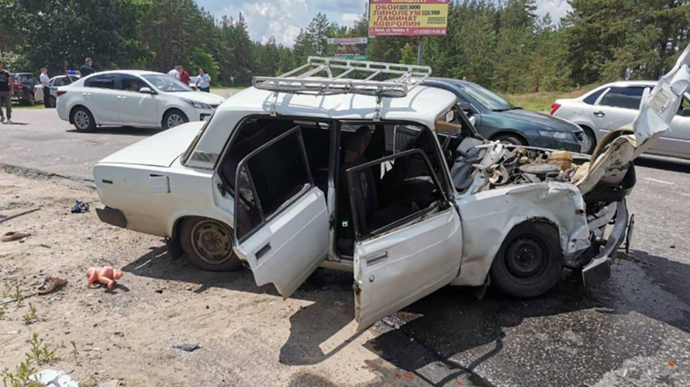 Пассажирка ВАЗа погибла в ДТП с внедорожником в Воронежской области