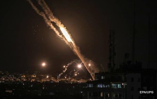 Израиль ракетным ударом по Газе ответил на массовые поджоги