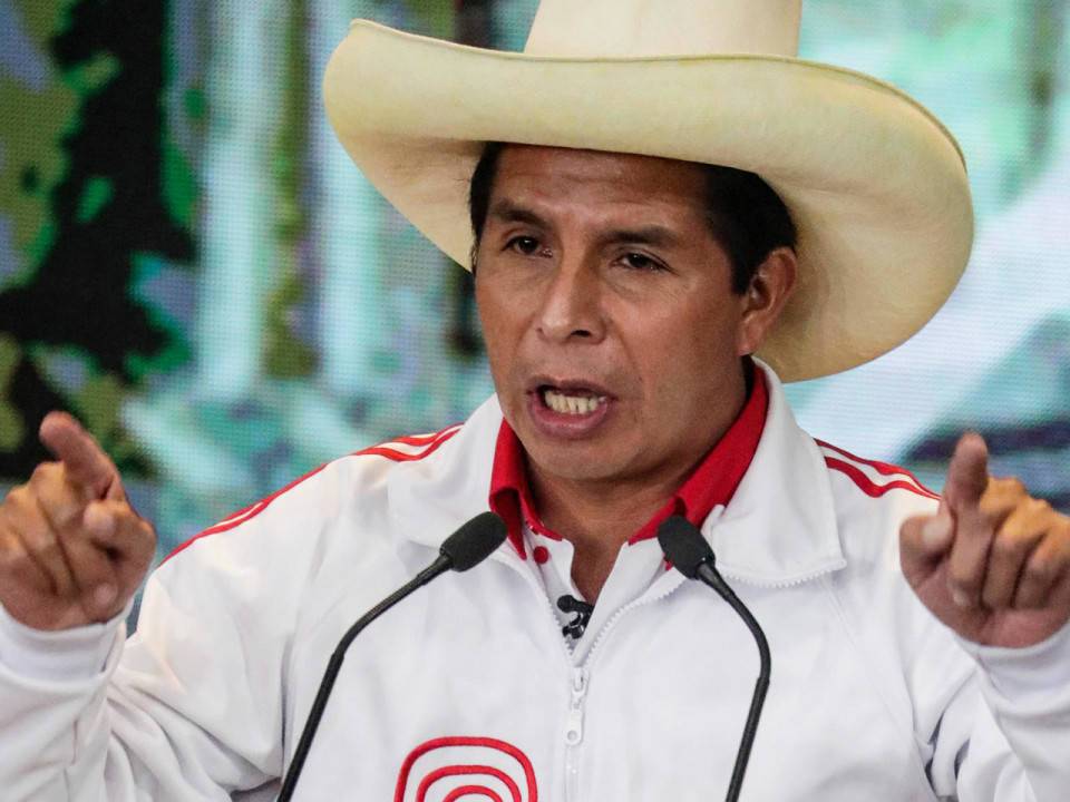 У Перу вчителя початкових класів обрали президентом країни
