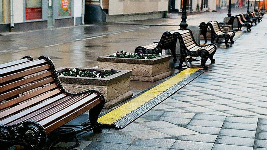 В Москве сняли запрет на пользование городскими скамейками