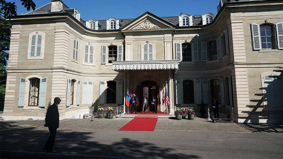 Путин и Байден начали переговоры в узком составе в Женеве