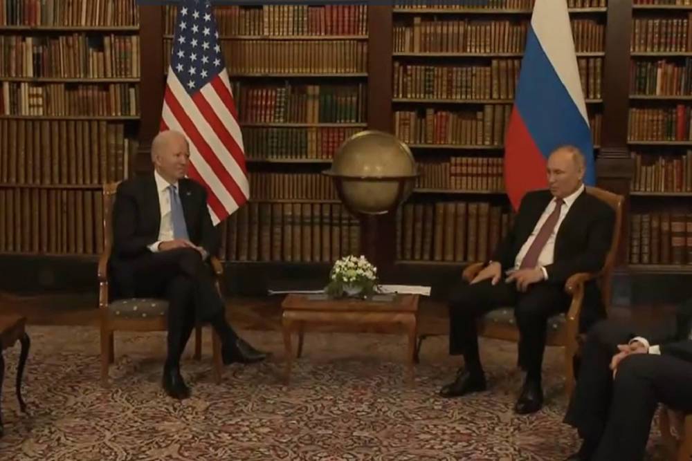 Путин и Байден обменялись вторым рукопожатием перед началом переговоров