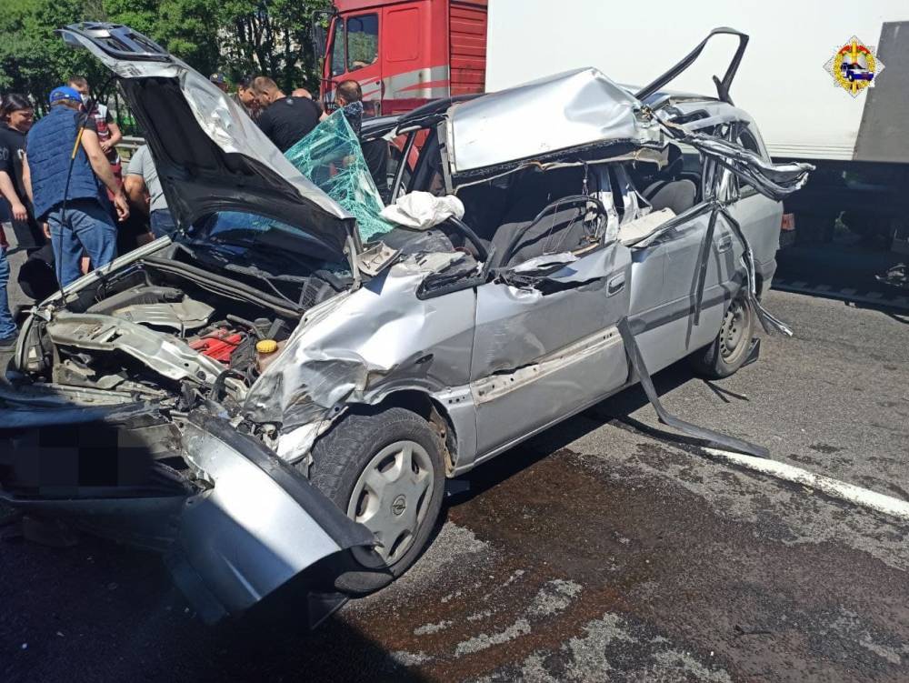 Водитель «Опеля» погиб после столкновения с фурой на МКАД