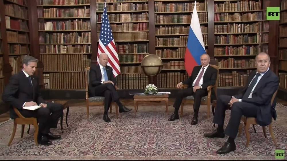 Знак: На встрече Путина и Байдена поставили глобус с российской...
