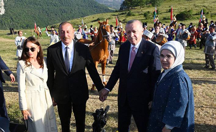 Турция как бы сказала всем: «Кто пойдет на Азербайджан!..» (Haqqin, Азербайджан)