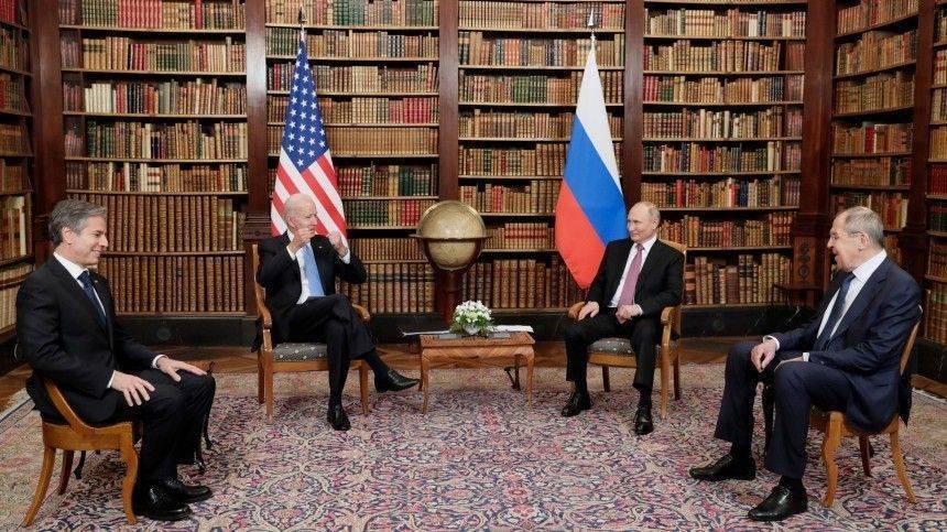 Беседа Путина и Байдена в узком составе завершилась