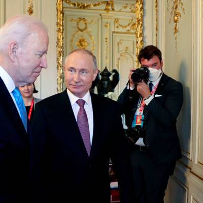 Первый раунд переговоров президентов России и США в Женеве завершен