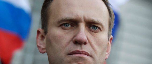 «Как же так, президент Путин?»: в Женеве появились билборды с вопросами об отравлении Навального