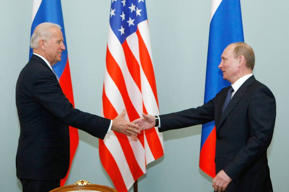 Байден поднял тему Беларуси на встрече с Путиным
