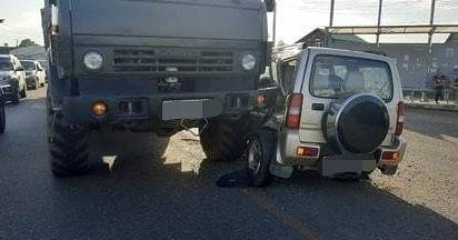 В Уфе столкнулись легковушка и грузовик: пострадала 4-летняя девочка