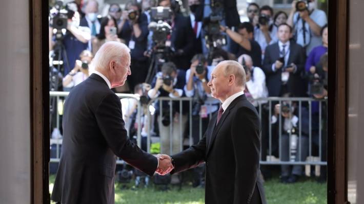 The Hill: Путин победил Байдена на глазах у всего мира