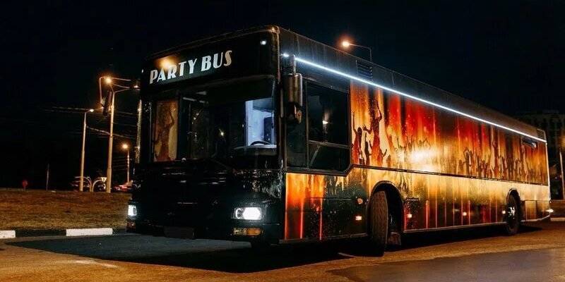 В Белгороде за 2,6 миллиона рублей продают автобус для вечеринок