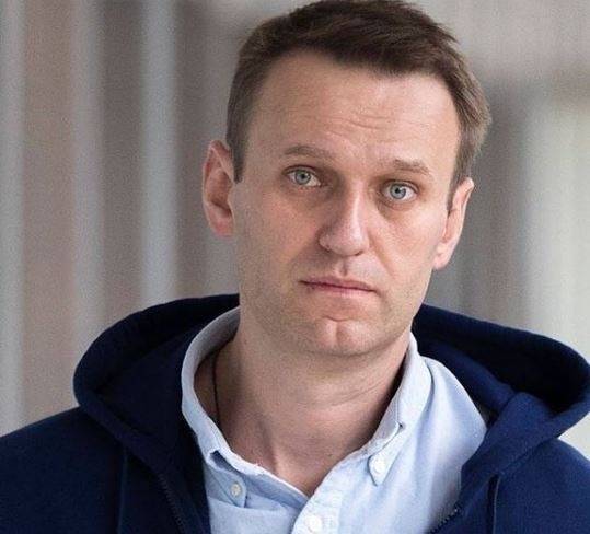 Песков ответил, при каких условиях Навального могут передать США