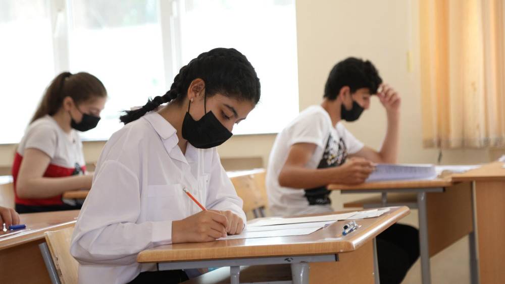 В Азербайджане прошли очередные выпускные экзамены для учащихся 9-х классов школ