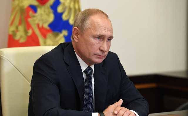 Путин пошутил о "синем тумане" и назвал журналисток "девушками" после встречи с Байденом