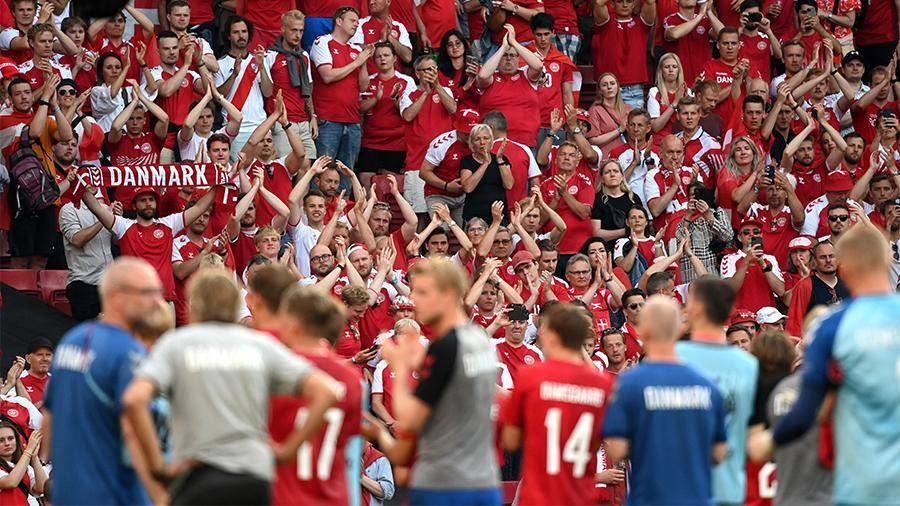 Матч Дания-Бельгия остановили в знак поддержки футболиста Эриксена