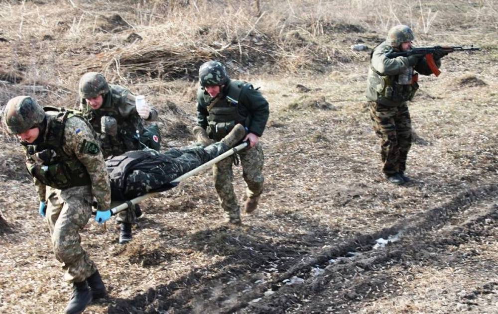 На Донбассе в результате обстрела получил ранение украинский военный