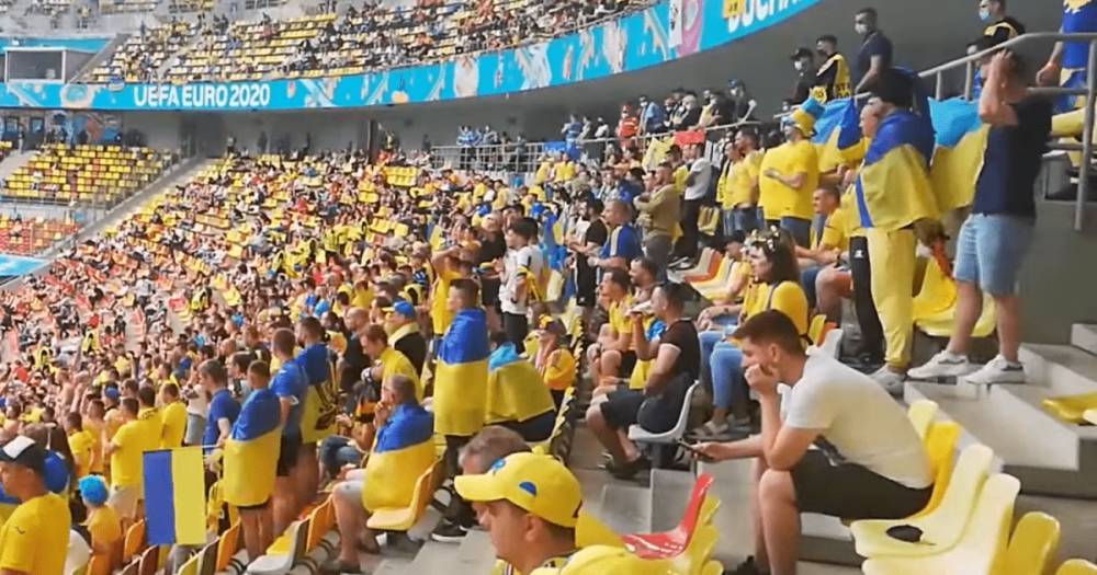 В России требуют от УЕФА наказать украинских болельщиков за скандирование "Путин - х*йло" (видео)