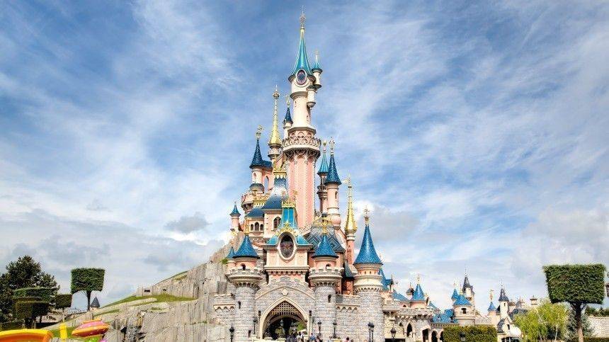 Парижский Disneyland открыл свои двери для посетителей после пандемии