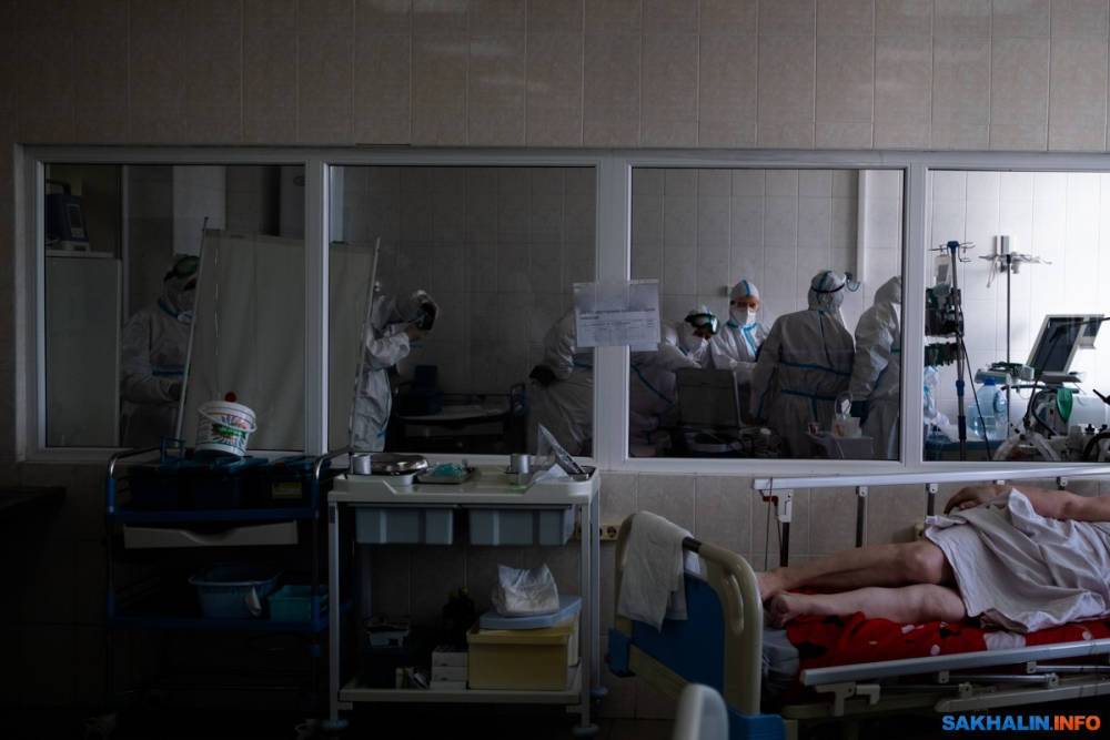 В ковидном госпитале Долинска откроют окна, чтобы пациенты дышали