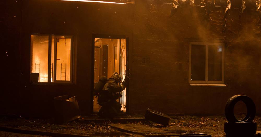 В Зеленоградске загорелись два дома, есть пострадавший