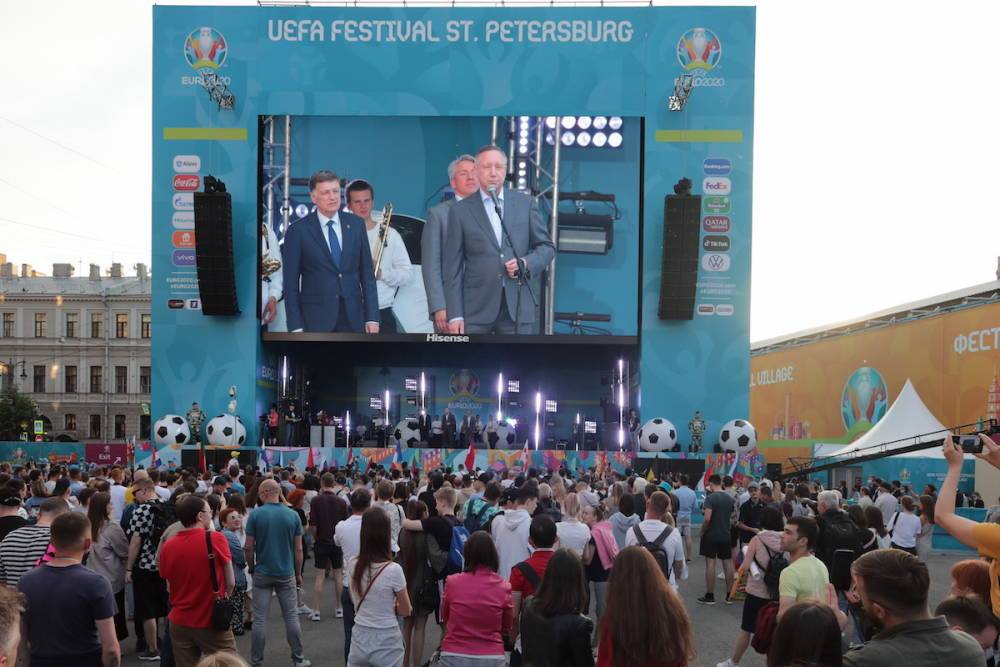 В Петербурге не планируют ужесточать ограничения для болельщиков Евро-2020