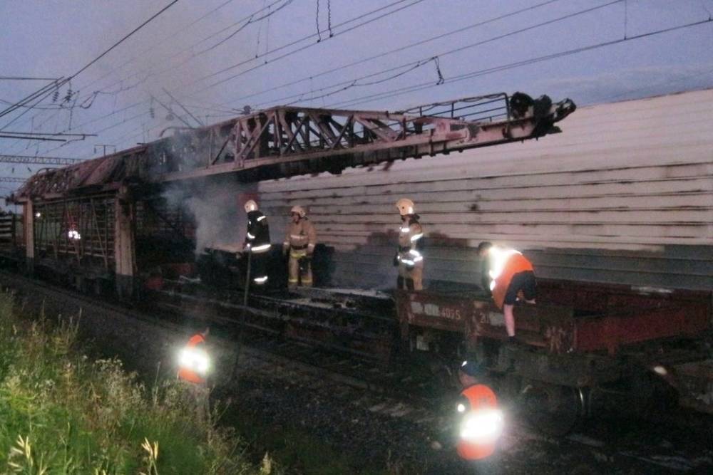На железнодорожной станции в Чувашии произошел пожар