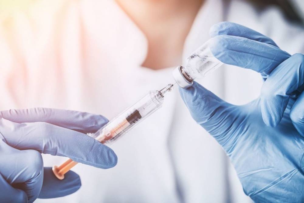 Предприятиям в Ленобласти дали два месяца на вакцинацию сотрудников