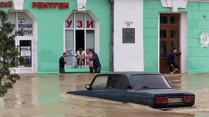 Генпрокурор взял на контроль ликвидацию последствий потопа в Крыму