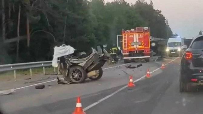 В ДТП под Брянском легковушку разорвало на части – водитель погиб